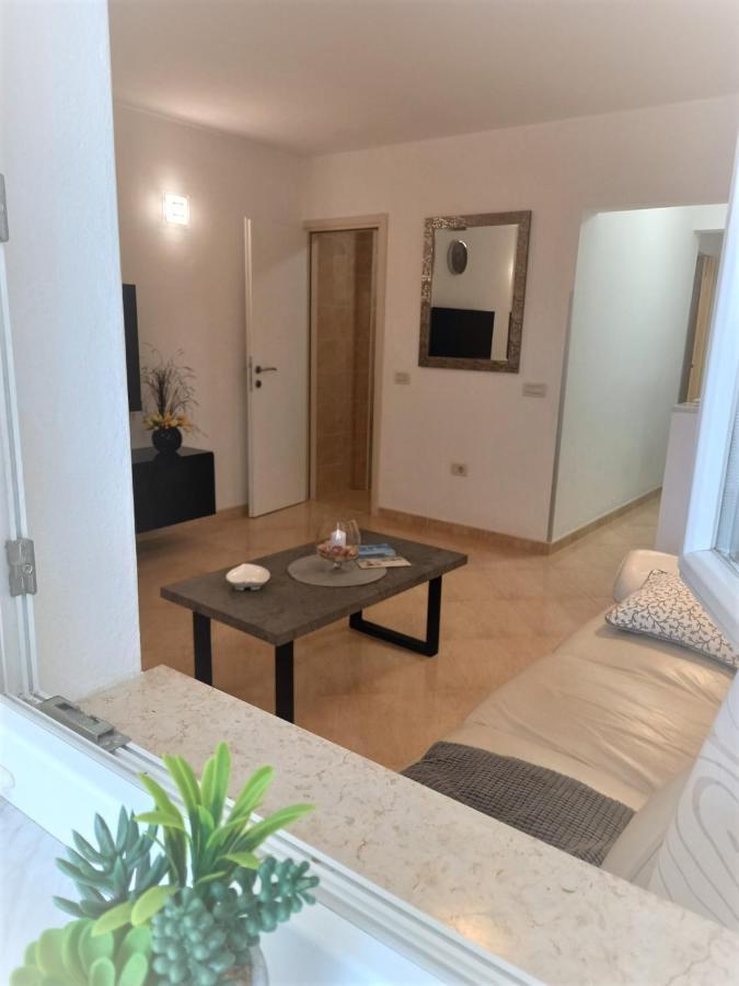 Melody Apartment Porec Bagian luar foto